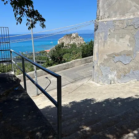 A Pochi Passi Dal Mare * Тропея