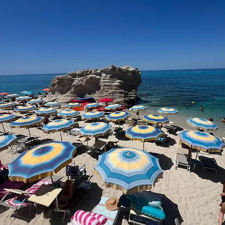 A Pochi Passi Dal Mare Тропея